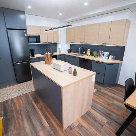 City Luppo - Spacious, Smart, Warm, Sauna, Wi-fi Apartment *